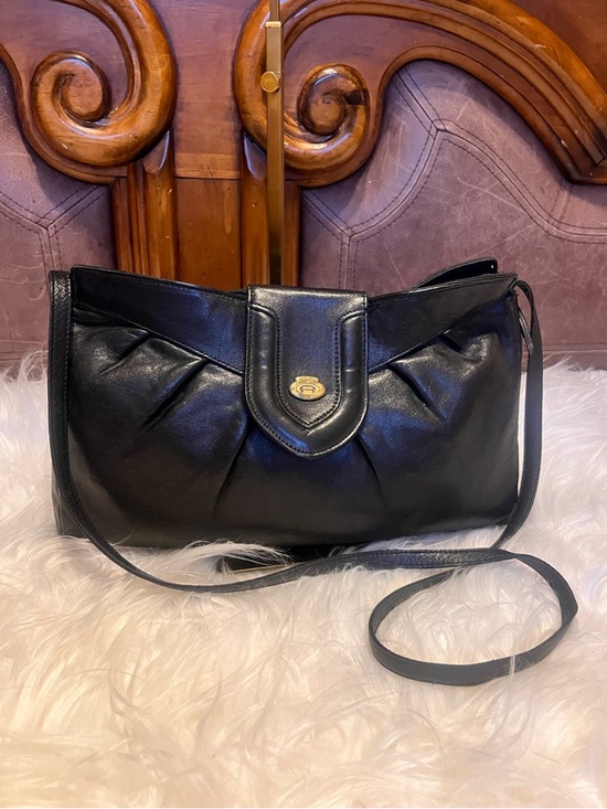 Etienne Aigner Handbags - Etienne Aigner Black Leather Shoulder Bag